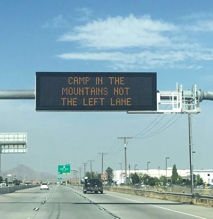 Acampa en las montañas, no en el carril de la izquierda
