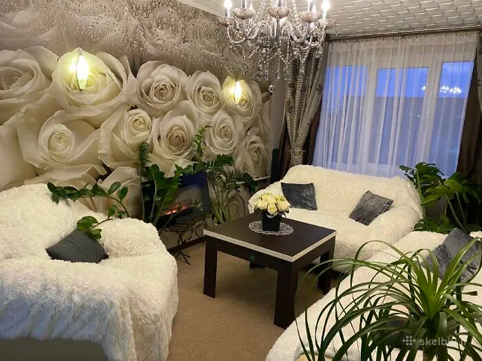 30 Of The Wildest Real Estate Listings That Someone Is Actually Trying To Sell