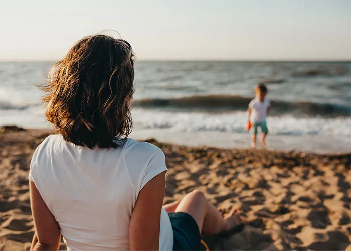 30 Kids That Experienced Growing Up In A Polyamorous Family Share What It Was Like