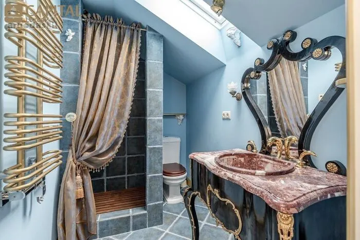 30 Of The Wildest Real Estate Listings That Someone Is Actually Trying To Sell