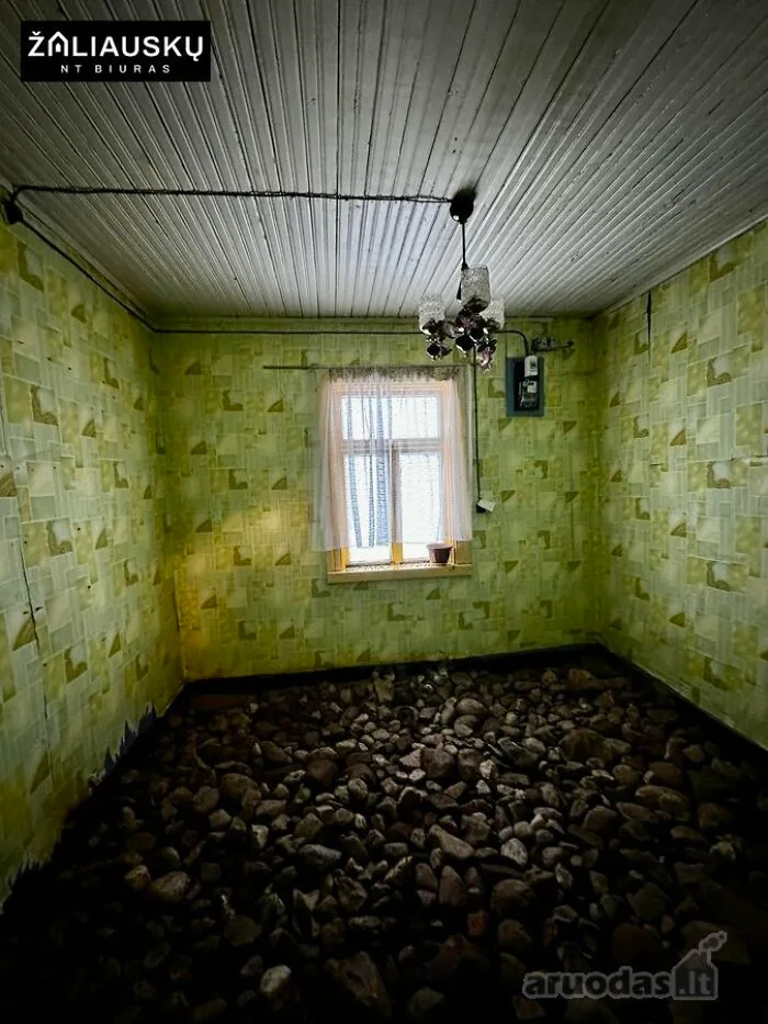 30 Of The Wildest Real Estate Listings That Someone Is Actually Trying To Sell
