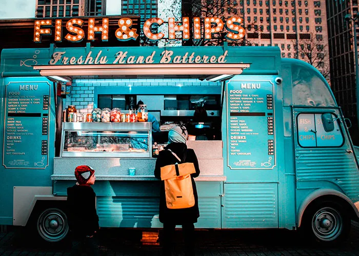 Americans Recommend Foreign Visitors Avoid These 45 Things When They're Traveling The Country