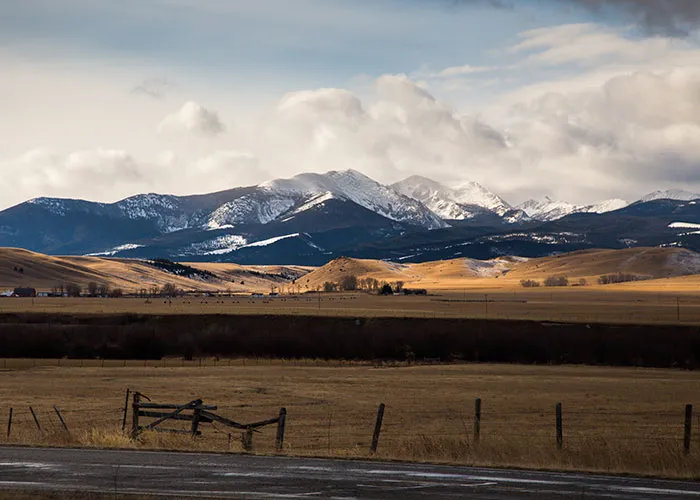 Americans Recommend Foreign Visitors Avoid These 45 Things When They're Traveling The Country
