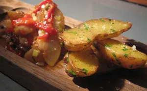 Woman 'Fixes' Best Man's Problem Of Being Served Potatoes, Simply Grabs Them Off His Plate