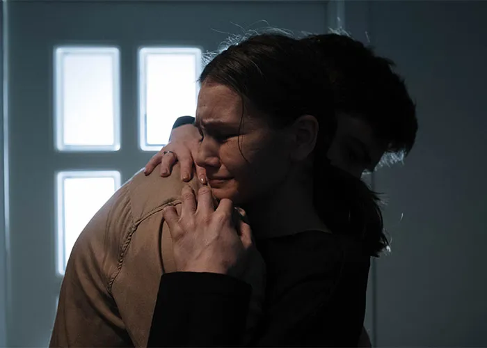 “I Will Never Ruin It For Her”: 35 Secrets Daughters Refuse To Tell Their Parents