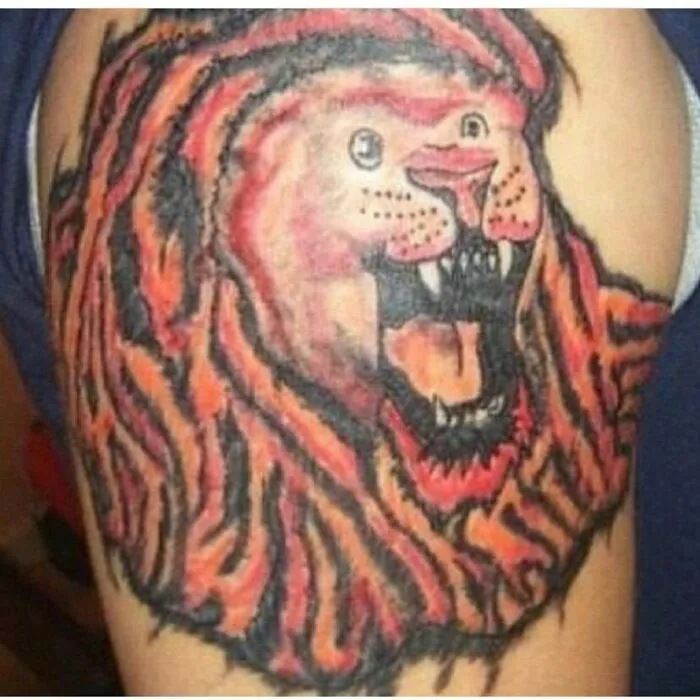 30 Personas que no se dan cuenta de lo horribles que son sus tatuajes (nuevas imágenes)