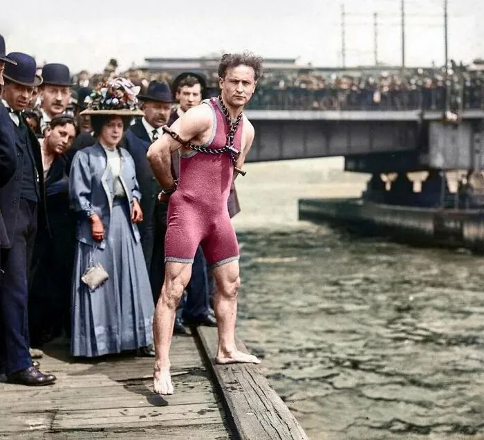 45 Of The Most Captivating Historical Pictures, As Shared By This Instagram Account