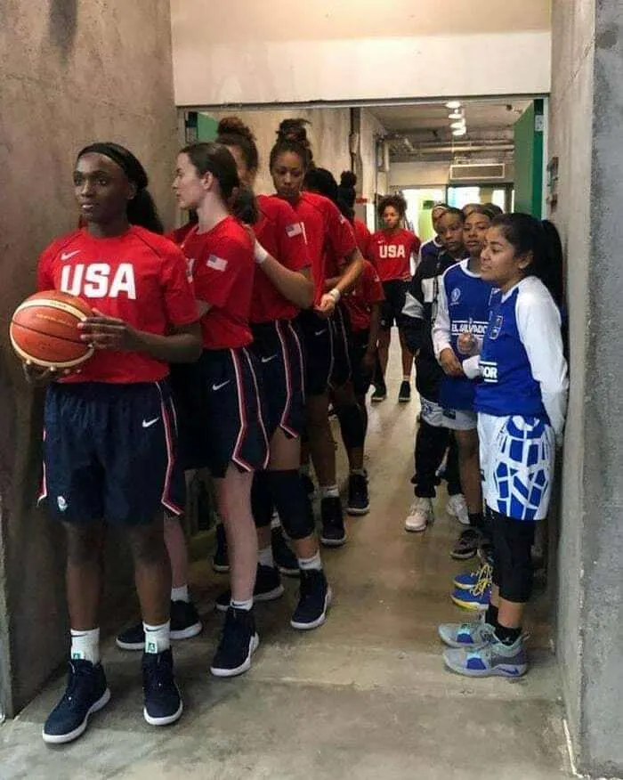 Equipos de baloncesto sub16 de EEUU y el Salvador. 2019