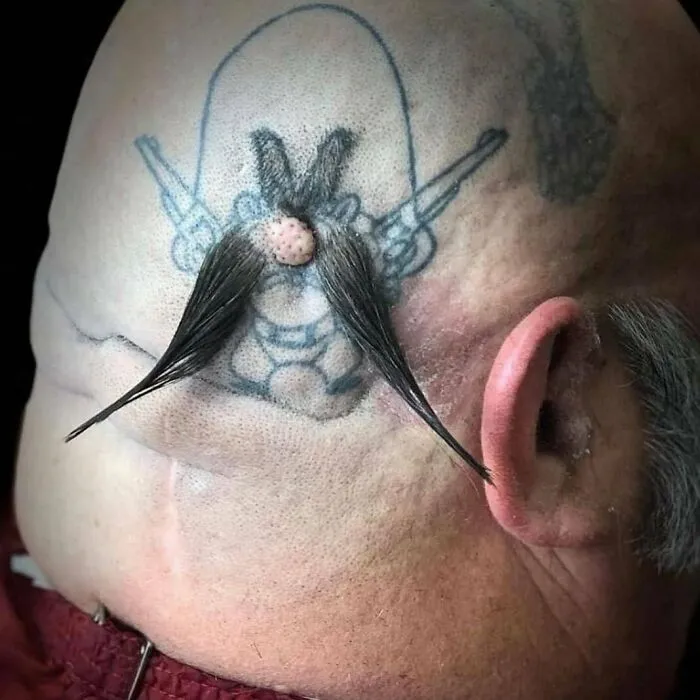 30 Personas que no se dan cuenta de lo horribles que son sus tatuajes (nuevas imágenes)