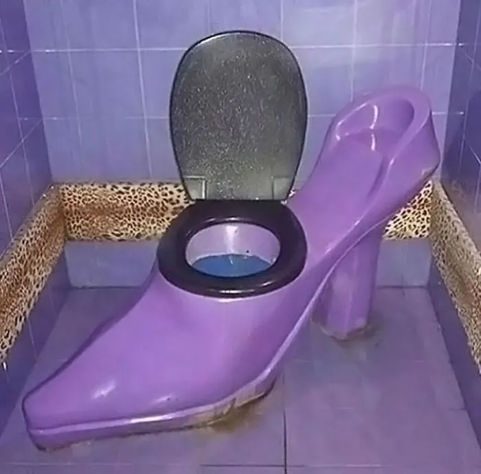 “Only One Cig Per Kid”: 45 Of The Weirdest Pictures Seen On ‘Cursed Aesthetic’ (New Pics)