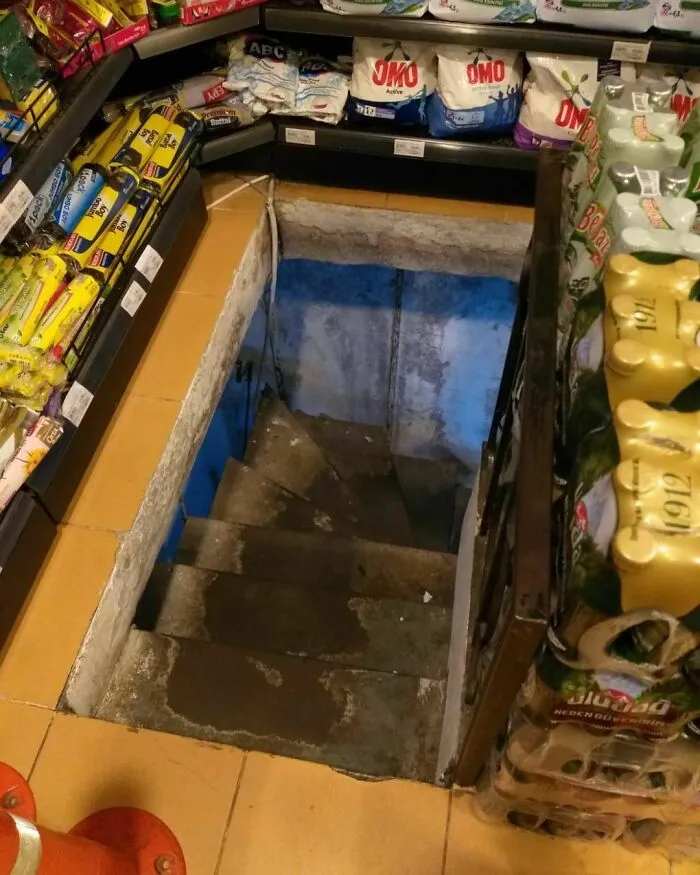 Would U Enter?