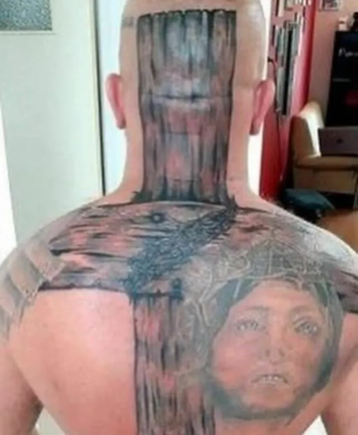 30 Personas que no se dan cuenta de lo horribles que son sus tatuajes (nuevas imágenes)