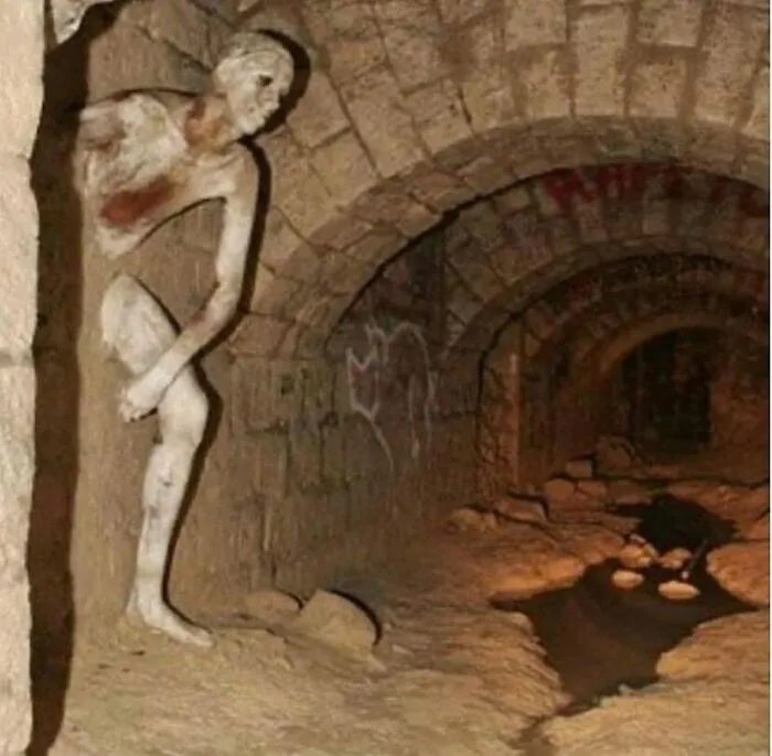 “Only One Cig Per Kid”: 45 Of The Weirdest Pictures Seen On ‘Cursed Aesthetic’ (New Pics)