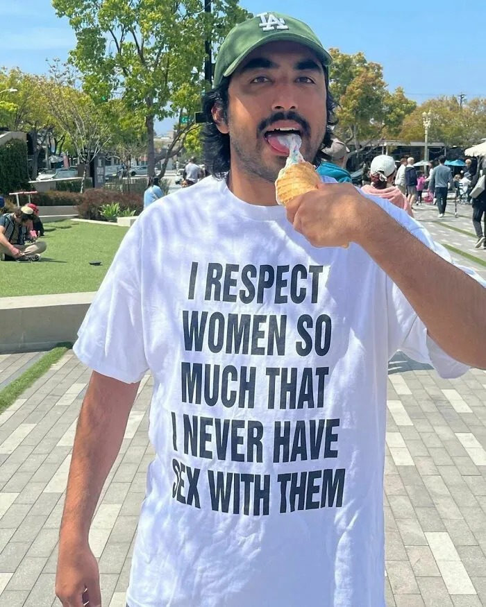 20 Camisetas extrañas y divertidas que había que compartir (nuevas fotos)