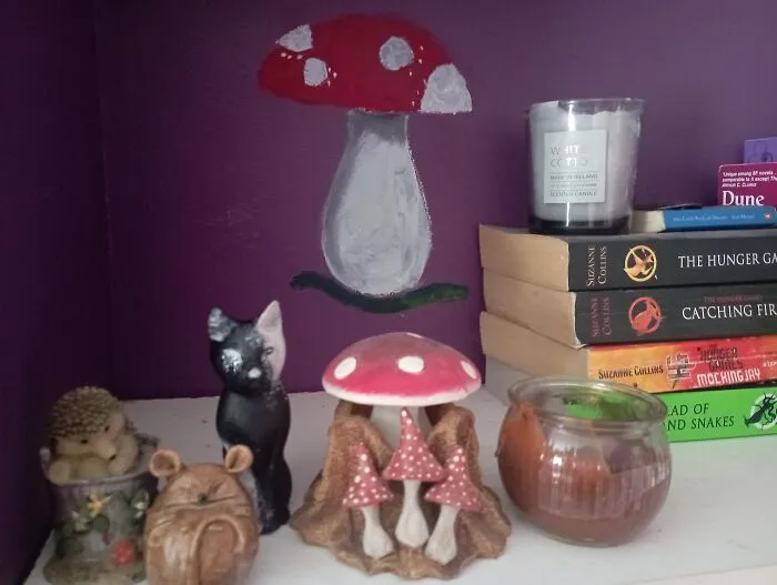 I Painted The Black Cat And The Mushroom Mural In The Back Myself 🍄