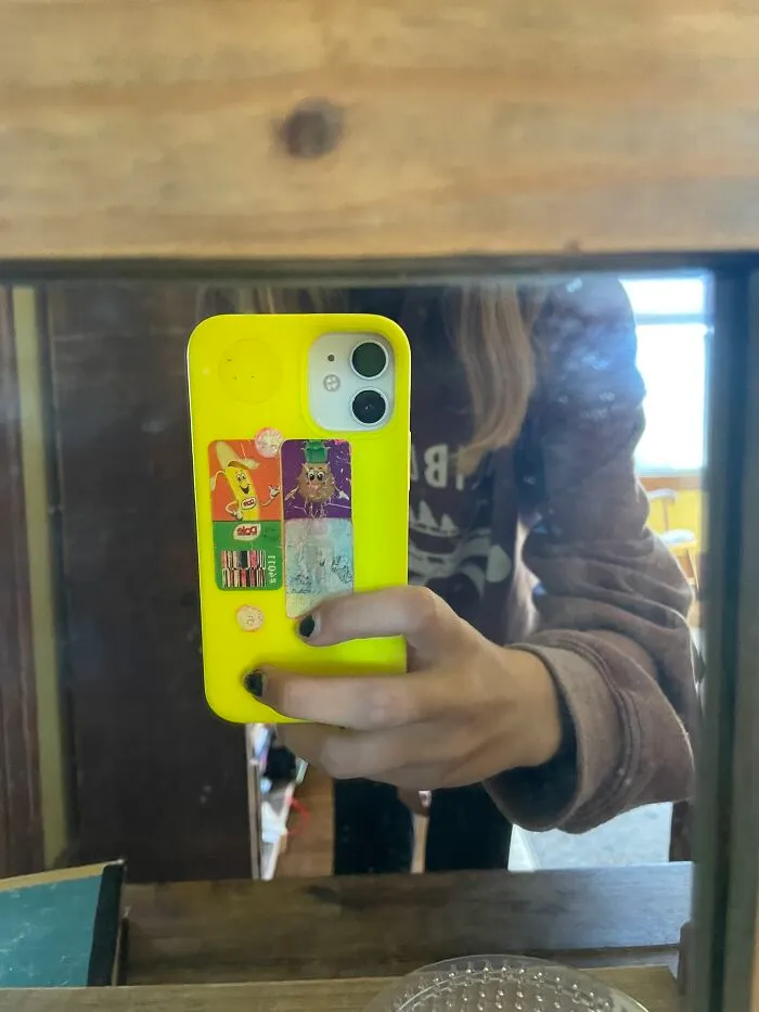 This Was Impossible To Take A Pic Of (And After I Took This Looking Through All Yours You Just Took The Case Off To Take The Picture… Whateverrrr😋)