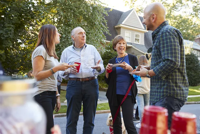“Being Able To Fix Things Yourself”: 30 Things Young People Find Odd That Used To Be Normal