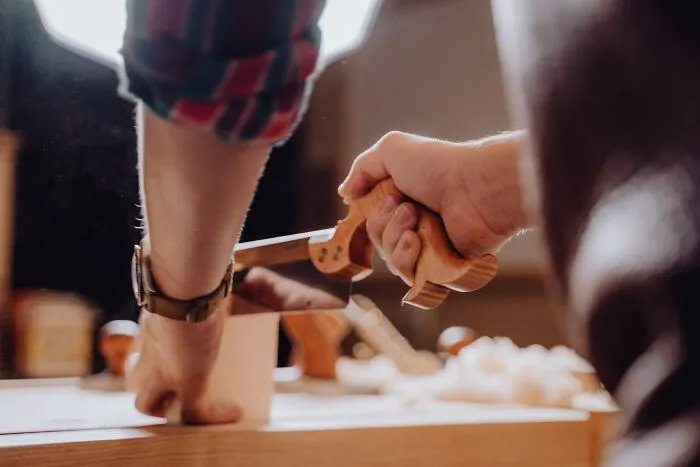 “Being Able To Fix Things Yourself”: 30 Things Young People Find Odd That Used To Be Normal