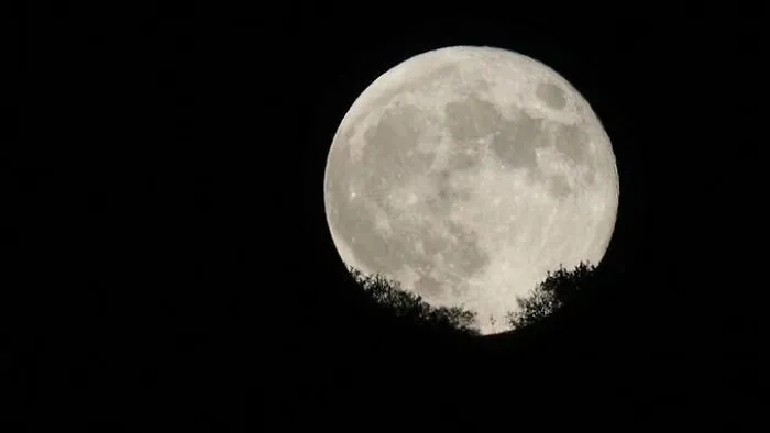 30 Photos Of The Blue Supermoon To Appreciate Before It Happens Again In 2037
