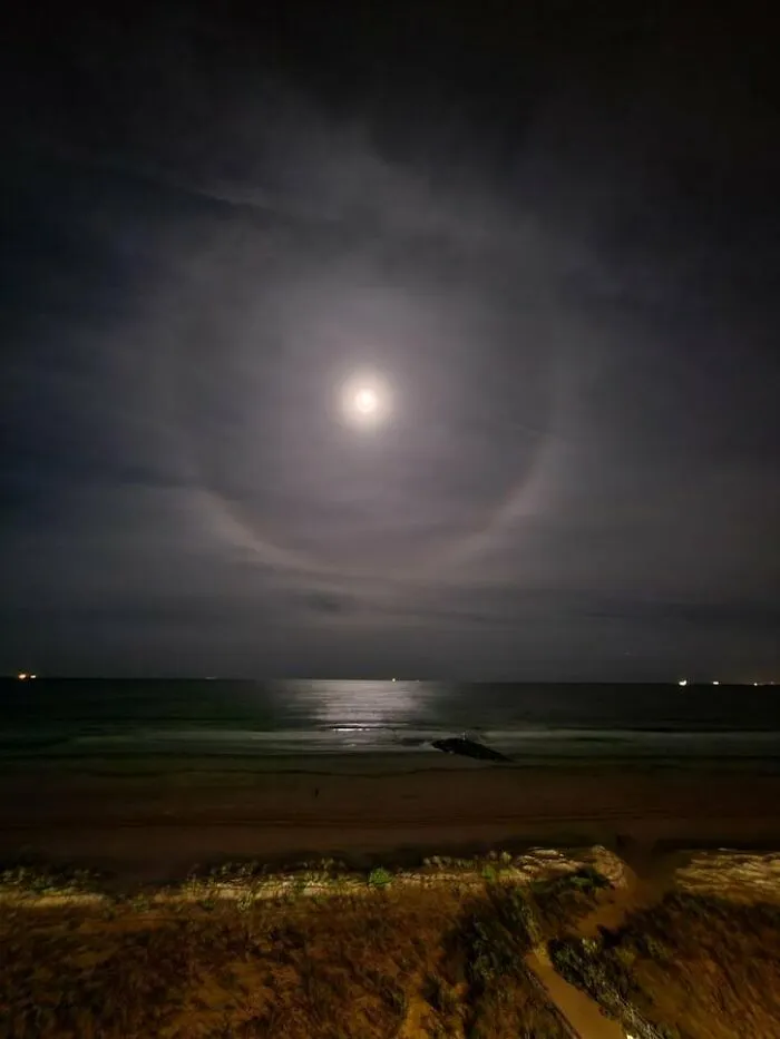 30 Photos Of The Blue Supermoon To Appreciate Before It Happens Again In 2037