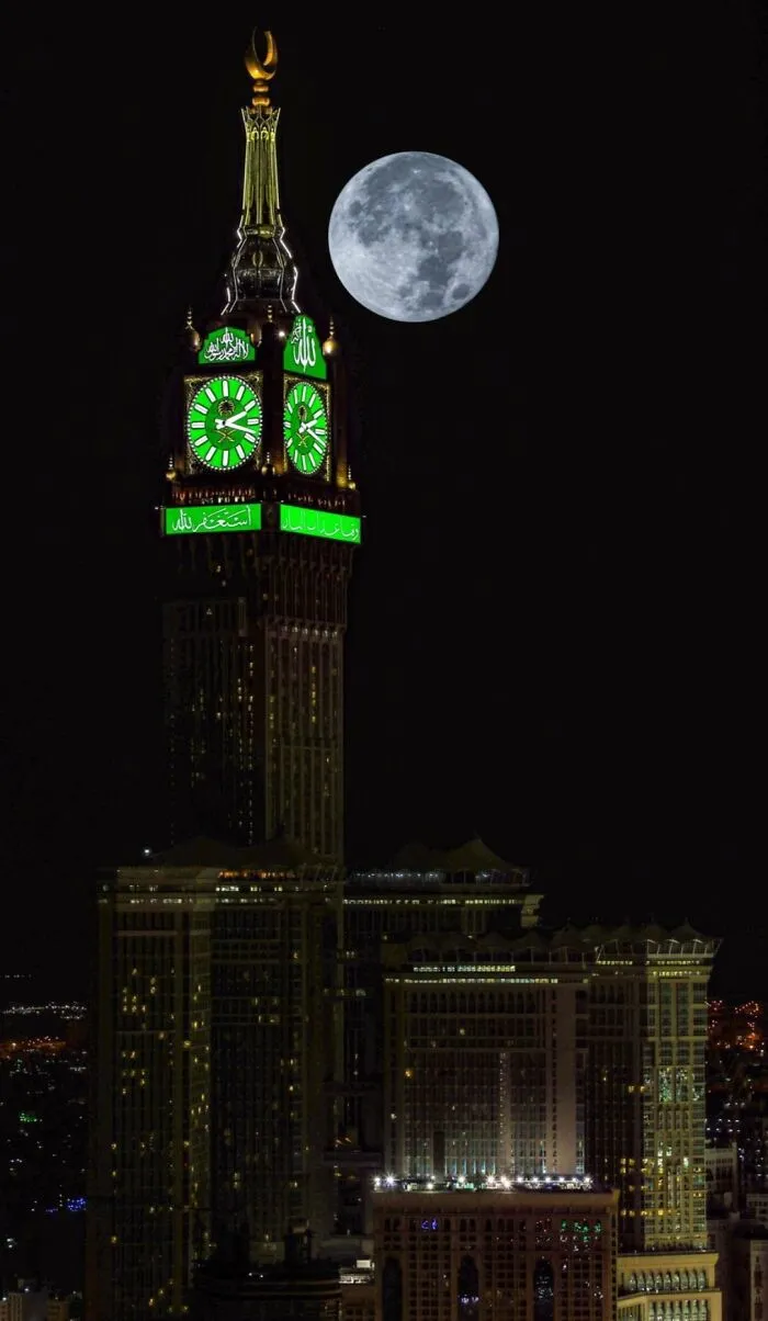 30 Photos Of The Blue Supermoon To Appreciate Before It Happens Again In 2037