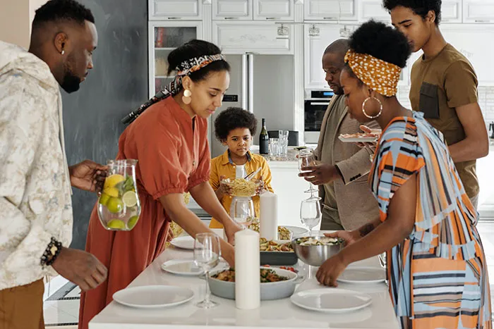 30 Kids That Experienced Growing Up In A Polyamorous Family Share What It Was Like