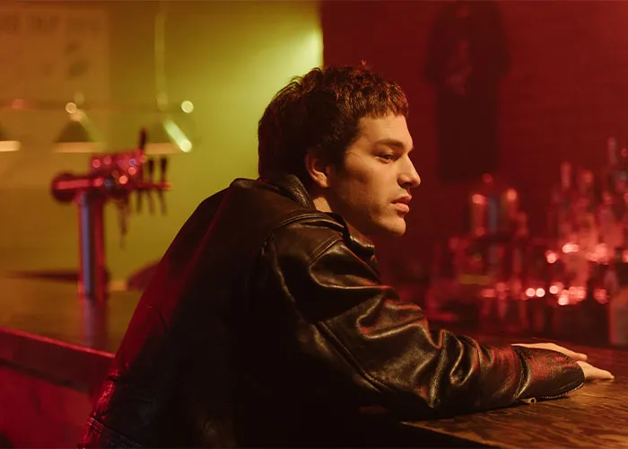 50 Things That Men Do That They Think Are Fine When In Reality They're Super Creepy