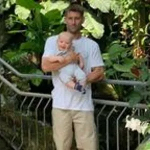 Sean Lewis