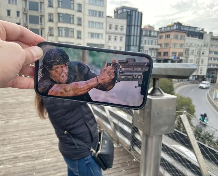 I Combine Ordinary Objects With Pics On My Phone To Make Them Look Extraordinary (16 New Pics)