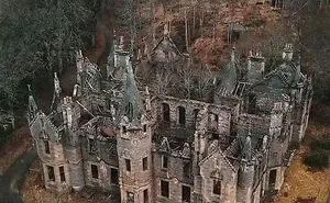 50 Of The Most Unique Abandoned Homes People Ever Came Across