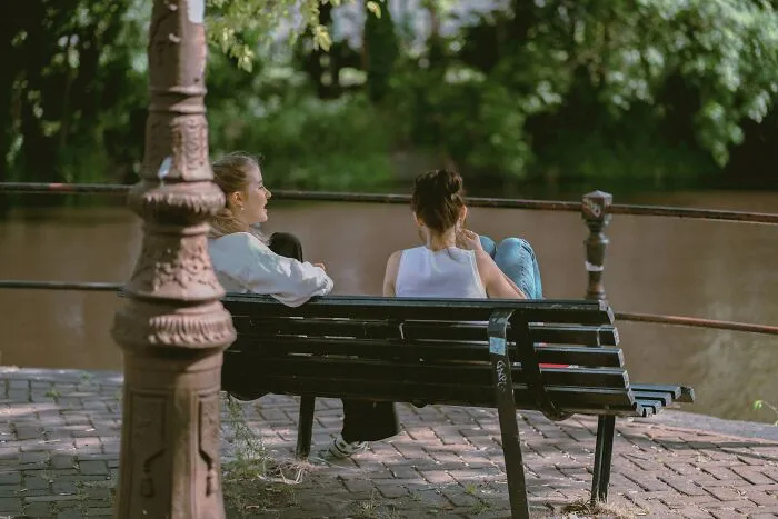 “Being Able To Fix Things Yourself”: 30 Things Young People Find Odd That Used To Be Normal
