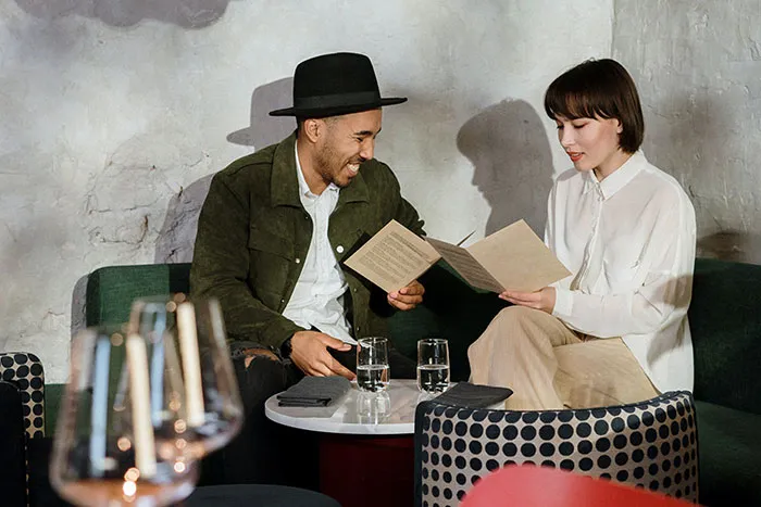 People Who Didn't Try Dating Until Later In Life Share How Their Lives Turned Out (30 Stories)