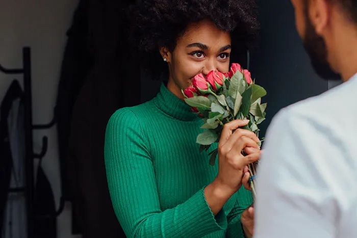 People Who Didn't Try Dating Until Later In Life Share How Their Lives Turned Out (30 Stories)