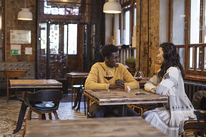 People Who Didn't Try Dating Until Later In Life Share How Their Lives Turned Out (30 Stories)