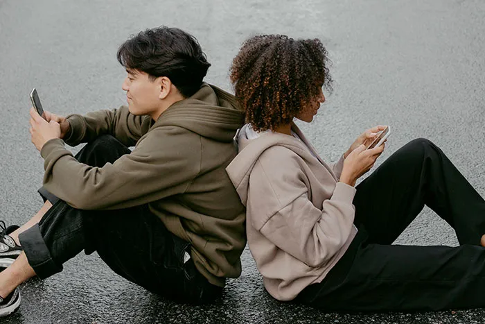 People Who Didn't Try Dating Until Later In Life Share How Their Lives Turned Out (30 Stories)