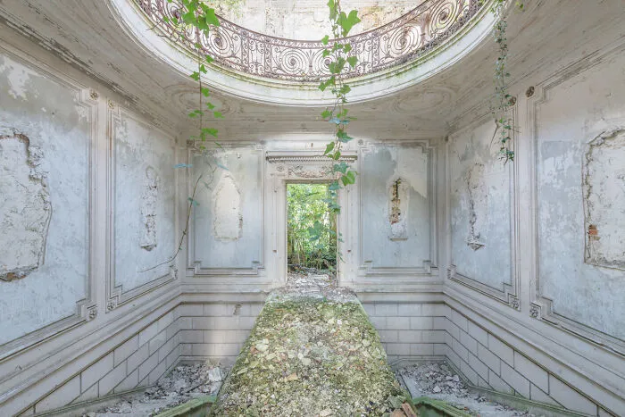In My Series Of Abandoned Places, I Invite You To Travel Through A Post-Apocalyptic World