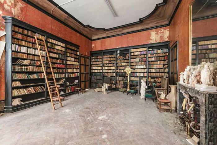 In My Series Of Abandoned Places, I Invite You To Travel Through A Post-Apocalyptic World