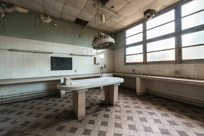 In My Series Of Abandoned Places, I Invite You To Travel Through A Post-Apocalyptic World
