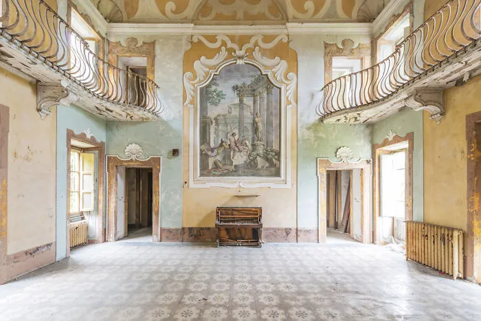 In My Series Of Abandoned Places, I Invite You To Travel Through A Post-Apocalyptic World