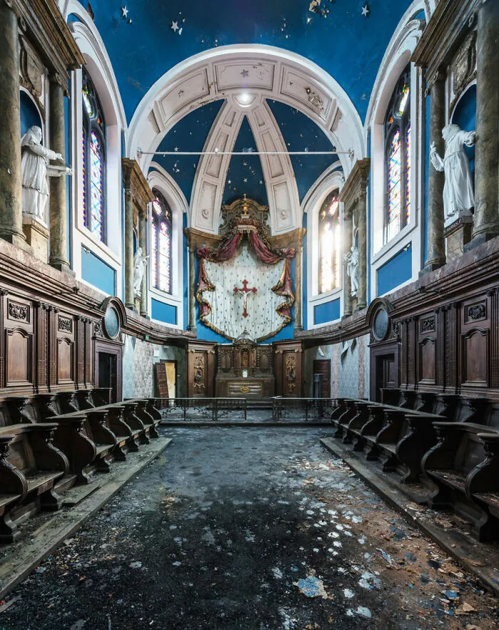 In My Series Of Abandoned Places, I Invite You To Travel Through A Post-Apocalyptic World