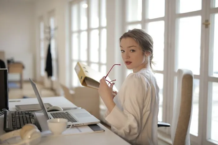 30 People Share Crazy Secrets From Their Workplaces Now That They Don't Work There Anymore