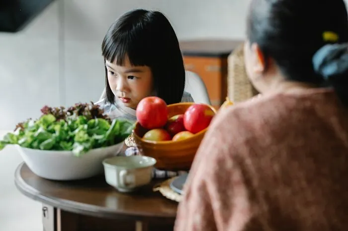 Parenting Things That Might Sound Good, But Are Actually Toxic Parenting (30 Answers)