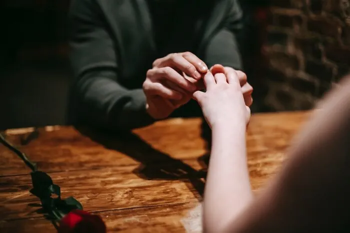 32 Things That Made Women Go “Nuh-Uh” On Their Dates With Men