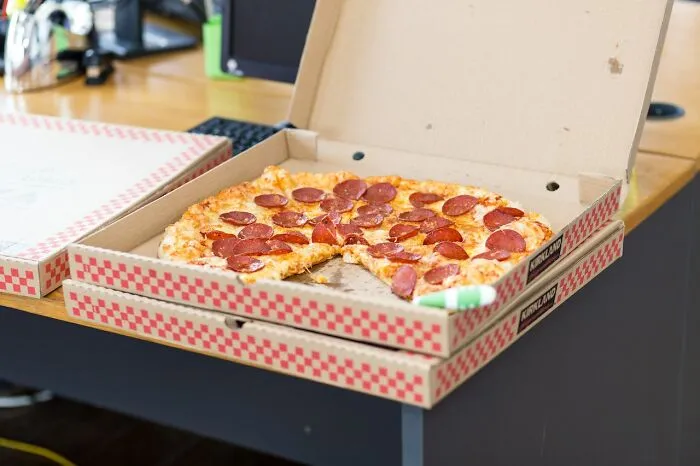 30 People Share Crazy Secrets From Their Workplaces Now That They Don't Work There Anymore