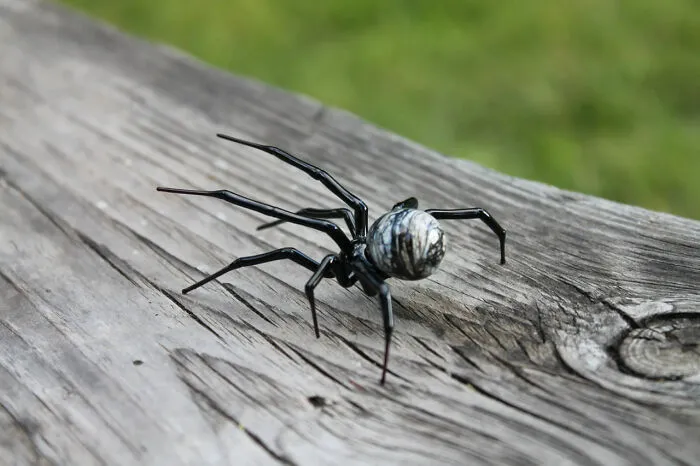 I Made Glass Spider Figurines As An Idea For Halloween Decorations (10 Pics)