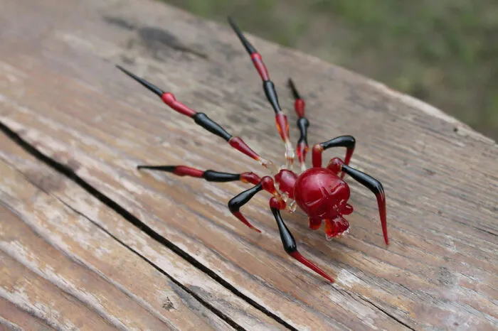 I Made Glass Spider Figurines As An Idea For Halloween Decorations (10 Pics)