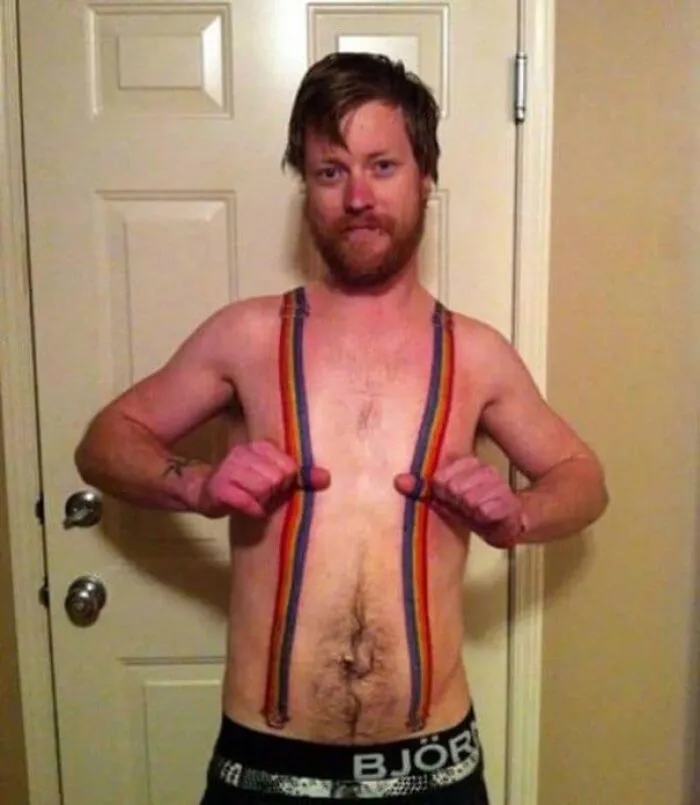 26 Personas que no se dan cuenta de lo horribles que son sus tatuajes (nuevas imágenes)