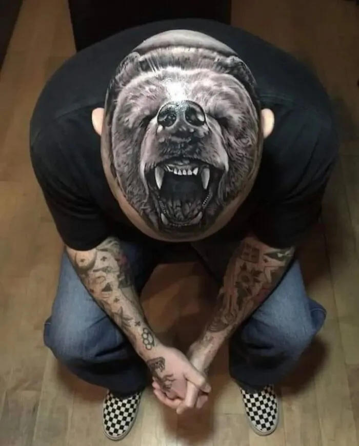 26 Personas que no se dan cuenta de lo horribles que son sus tatuajes (nuevas imágenes)