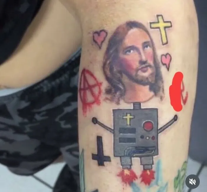 26 Personas que no se dan cuenta de lo horribles que son sus tatuajes (nuevas imágenes)