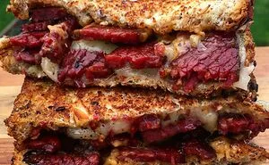 “We Don't Actually Know What Sandwiches Are”: 40 Pics From The Group Dedicated To Sandwiches